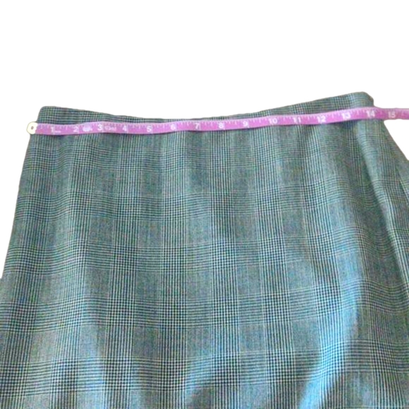 Ann Taylor 2 Piece Skirt Suit Gray Plaid Petite Business Attire Black White Wool - Picture 12 of 15